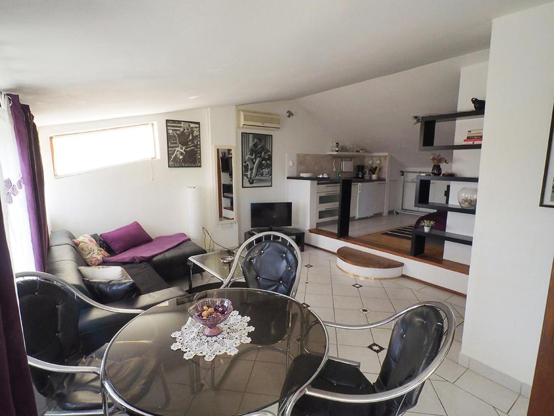 Dea Apartments بولا الغرفة الصورة