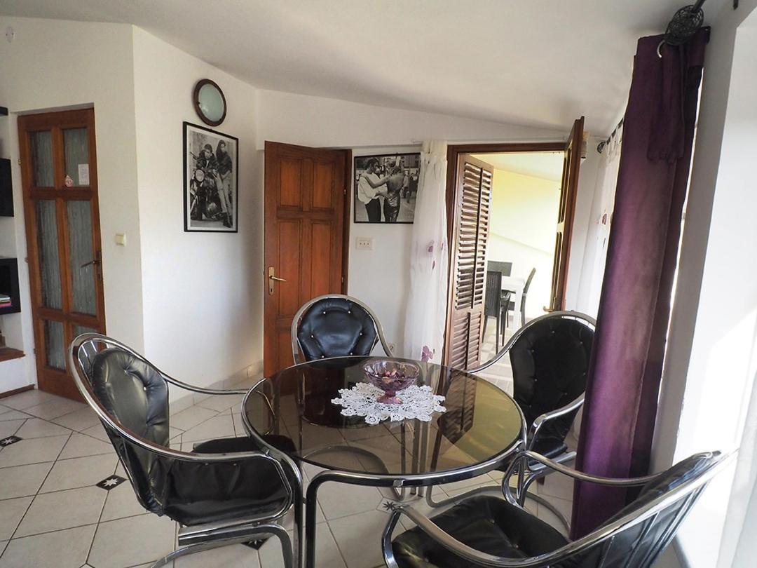 Dea Apartments بولا الغرفة الصورة